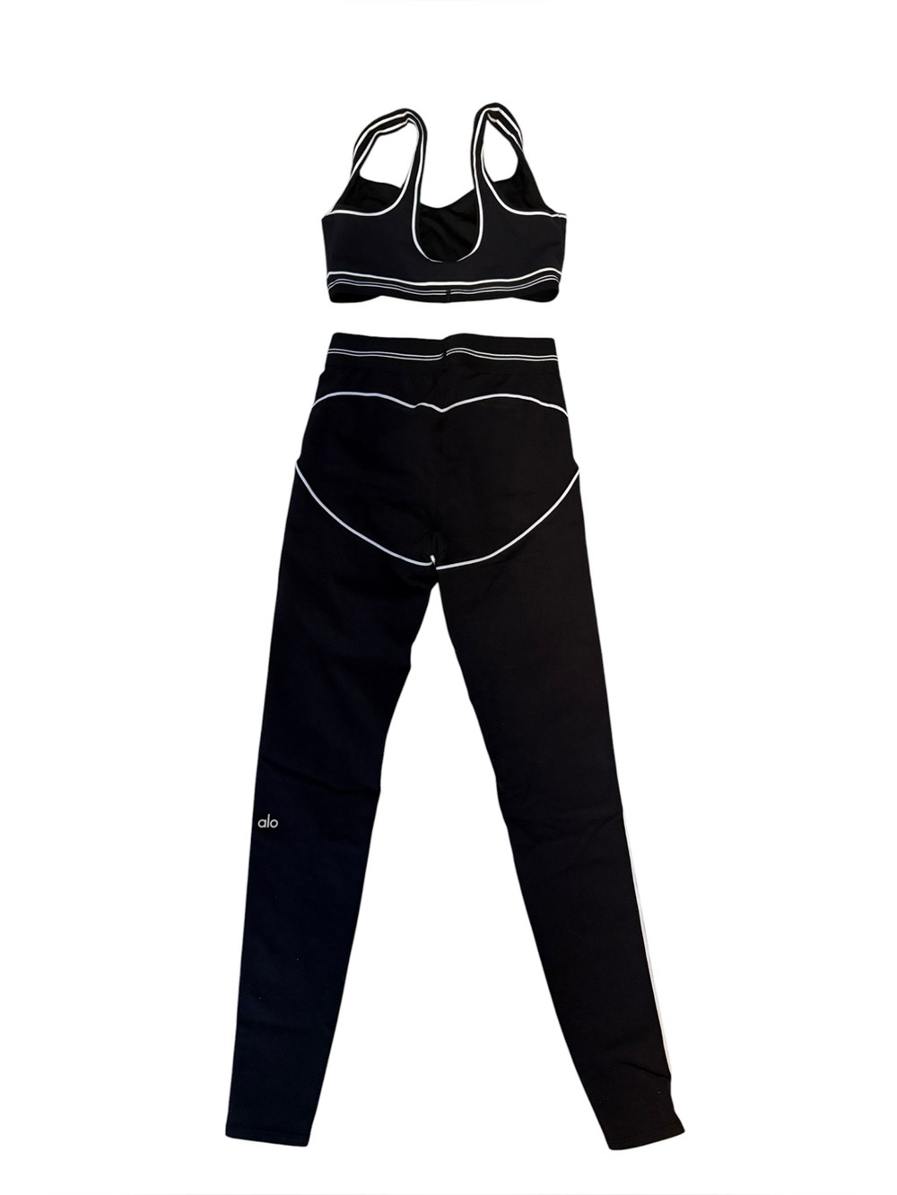 ALO Yoga Airbrush Heart Throb Bra and Leggings Set - Picture 3 of 16